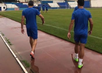 Jugadores de la plantilla azulina, antes del inicio del trabajo de ayer.