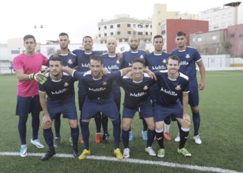 Formación inicial que presentaba en	la tarde de ayer el conjunto melillense de Tercera División en su enfrentamiento con la escuadra del país vecino