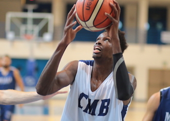 Mamadou Samb se siente feliz de poder defender la elástica del Melilla Baloncesto.