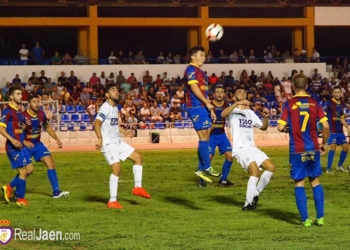 El conjunto que entrena Valenciano utilizó a varios juveniles y se vio sorprendido por el Iliturgi.