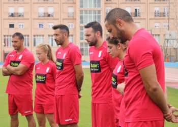 Los jugadores del plantel unionista realizaron este acto antes del inicio del entrenamiento de ayer.