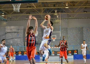 El nuevo jugador del CAM Enrique Soler, en su segundo año como júnior, fue becado por el colegio malagueño de Novaschool para su equipo júnior