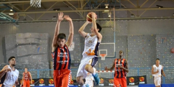 El nuevo jugador del CAM Enrique Soler, en su segundo año como júnior, fue becado por el colegio malagueño de Novaschool para su equipo júnior