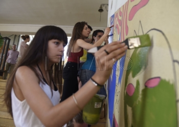 EduCaixa promueve el crecimiento personal a través del arte, la ciencia y la educación.