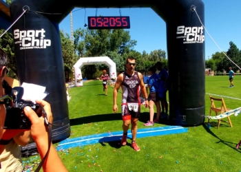 Fue mucho el esfuerzo físico que tuvo que desplegar el triatleta melillense.
