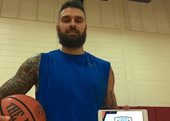 Kapelan ya piensa como jugador del Club Melilla Baloncesto.