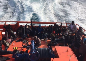 El Gobierno afirma que ha aumentado los medios para el rescate de pateras