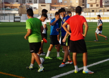 Los jugadores merengues ejercitándose en una sesión de entrenamientos en La Espiguera