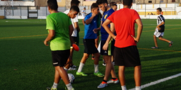 Los jugadores merengues ejercitándose en una sesión de entrenamientos en La Espiguera