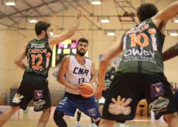 Imagen del encuentro disputado ayer entre Morón y el Melilla Baloncesto.