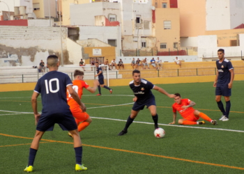 El conjunto de Felipe Sánchez jugó de tú a tú al filial malaguista en una primera mitad que acabó con 0-1 en el electrónico