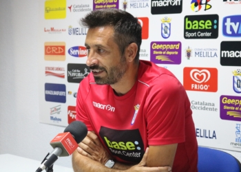 Manolo Herrero, primer entrenador de la UD Melilla, en la rueda de prensa del encuentro ante el Real Murcia