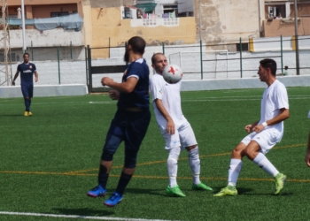 El jugador melillense Farid, en una de las jugadas de ataque.