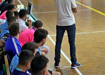 El técnico melillense, en el primer partido de esta competición