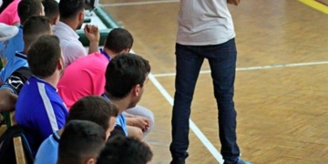 El técnico melillense, en el primer partido de esta competición