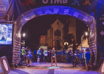 El atleta melillense, en el momento de entrar en la línea de meta, de la competición del Mont Blanc.