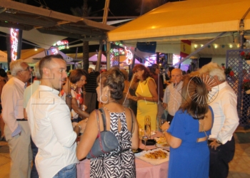 Imbroda destaca el éxito de la Feria, con un aumento de ingresos de los caseteros
