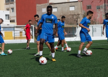 El futbolista a prueba Jafar, ya se ejercitó ayer junto a sus nuevos compañeros