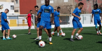 El futbolista a prueba Jafar, ya se ejercitó ayer junto a sus nuevos compañeros