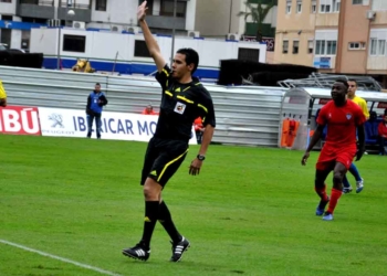 El colegiado extremeño, en uno de los partidos que ha dirigido.
