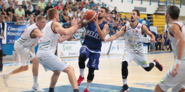 El canadiense Kapelan rompió el partido durante el transcurso del último periodo del partido de ayer