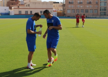 Partido de titanes en el Álvarez Claro