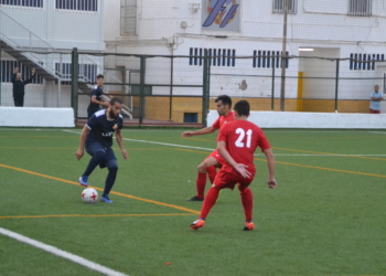 El jugadoar melillense Farid, en el último de los partidos de liga.