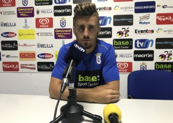 El lateral diestro melillense Pepe Romero, durante su comparecencia en la sala de prensa del estadio Álvarez Claro.