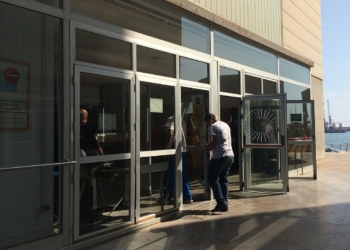 Multa de de 2.160 euros por pegar un puñetazo en la cara a otro hombre