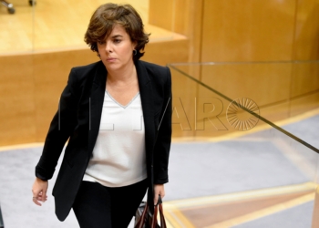 GRAF573. MADRID, 26/10/2017.- La vicepresidenta del Gobierno, Soraya Sáenz de Santamaría, durante la comisión del Senado que tramita las medidas aprobadas por el Ejecutivo en aplicación del artículo 155 de la Constitución en Cataluña. EFE/Fernando Villar