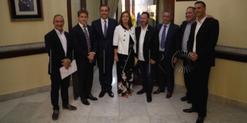 Achraf Benaisa –primero por la derecha– tras la reunión celebrada con el ministro de Justicia, Rafael Catalá