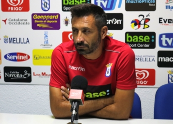 El técnico melillense, en la rueda de prensa oficial del club.