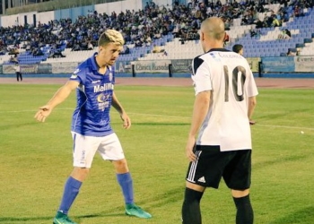 Imagen de uno de los últimos enfrentamientos entre melillenses y gaditanos, en el estadio municipal de nuestra ciudad.