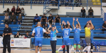 El primer entrenador del cuadro del CV Melilla, en uno de los partidos de esta temporada