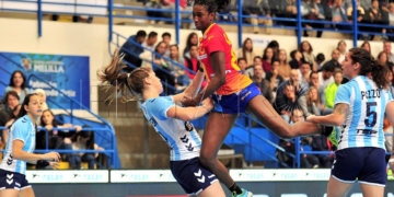 Barbosa, en uno de sus goles con España frente a las argentinas
