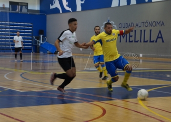 Pollito, a la derecha, uno de los jugadores que estará ante el Villa de Fines