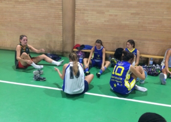 Las jugadoras de la escuadra de nuestra ciudad, a la finalización de una de las sesiones de entrenamientos.