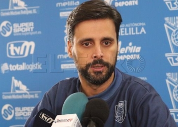 El técnico melillense, en la rueda de prensa oficial del club