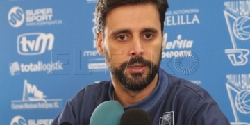 El técnico melillense, en la rueda de prensa oficial del club