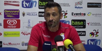 El técnico melillense, en la rueda de prensa oficial del club de nuestra ciudad