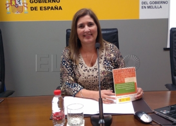 Azancot dice que los 64 alumnos de la Escuela Taller cobraron ayer las becas