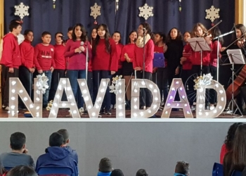 El IES Virgen de la Victoria celebra su tradicional festival navideño de villancicos