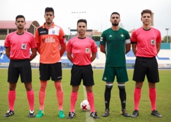 Este colegiado en el partido que dirigió en nuestra ciudad en Melilla y Betis Deportivo.