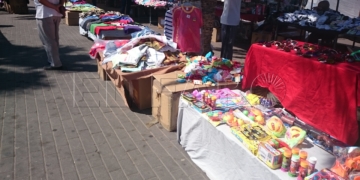 Imagen de los puestos del mercadillo del Sepes.