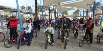 Numerosos melillenses participaron en una pedalada organizada por Melilla ConBici el pasado mes de febrero.