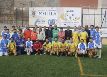 Componentes de ambos equipo que jugaron en la pasada edición de este encuentro navideño.