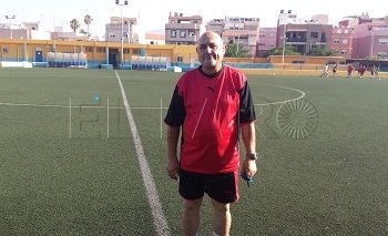 El que se puede convertir en nuevo técnico del Melistar, en el campo federativo de La Espiguera