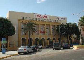Imagen de archivo del edificio donde tienen su sede varios sindicatos, entre ellos CCOO y UGT.