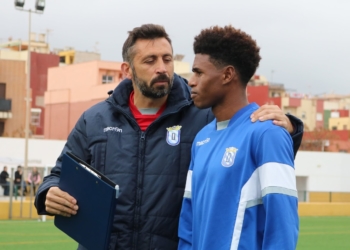 Mustafá ya entrenó ayer con los azulinos