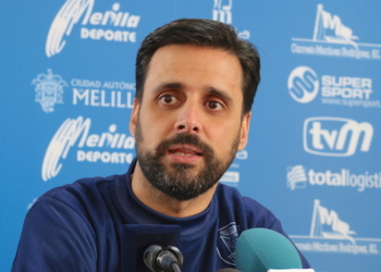 Alejandro Alcoba, técnico del Melilla Baloncesto.